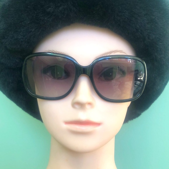 Marc Jacobs sun glasses in case main image 9
